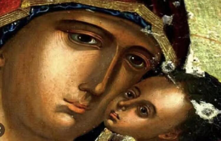 Τη Μεγάλη Εβδομάδα γίνονται θαύματα: Τα βράδια πριν κοιμηθείς γονάτισε & πες αυτές τις 2 προσευχές στη Παναγία